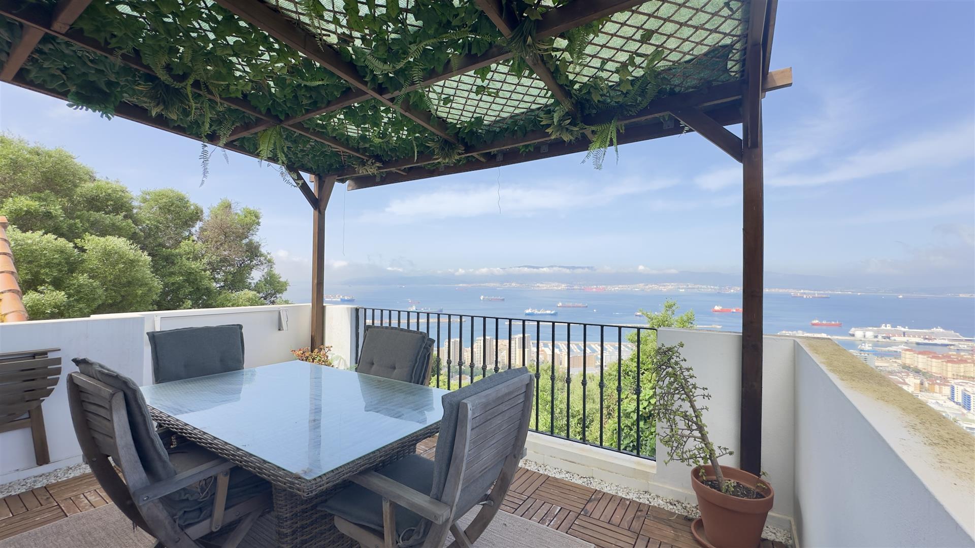 Image of House - 5 Bedrooms - 4 Bathrooms for Sale in Other South District-Gibraltar, Image 21